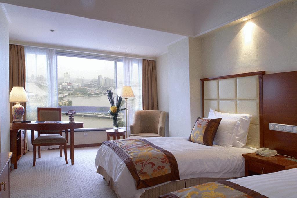 Citic Ningbo International Hotel Екстериор снимка
